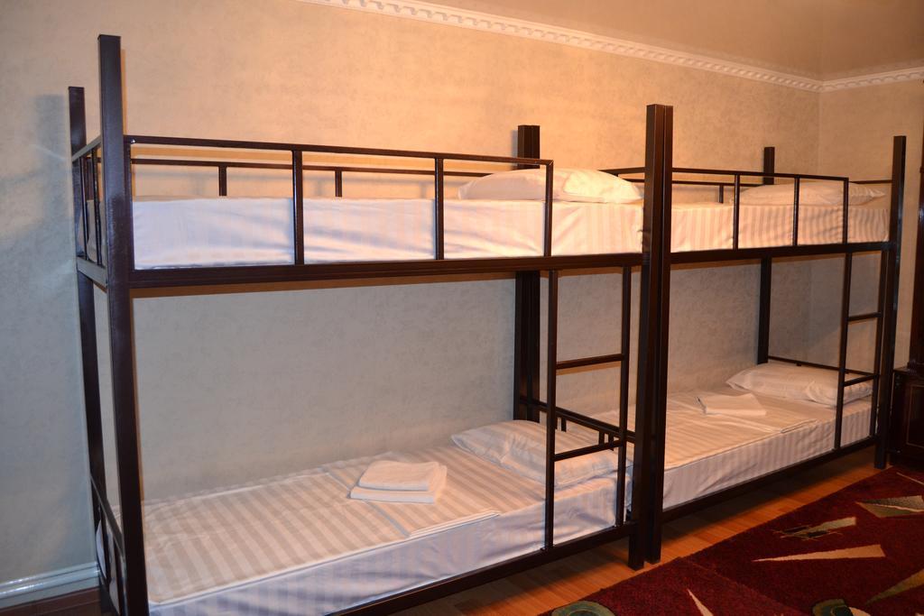 Friends Guest House & Hostel Бишкек Экстерьер фото