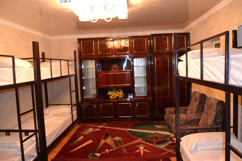 Friends Guest House & Hostel Бишкек Экстерьер фото