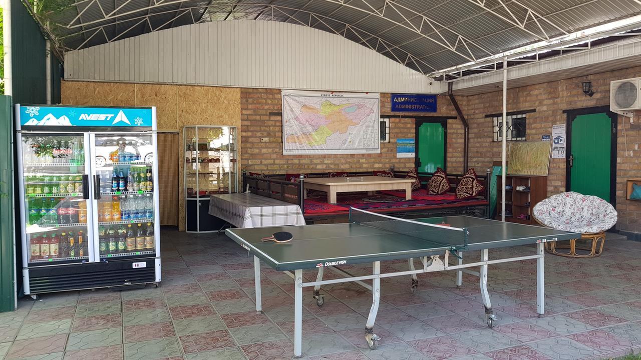Friends Guest House & Hostel Бишкек Экстерьер фото