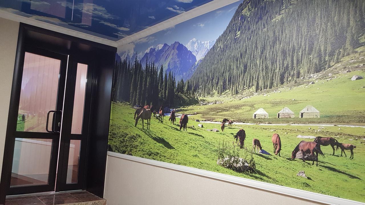 Friends Guest House & Hostel Бишкек Экстерьер фото